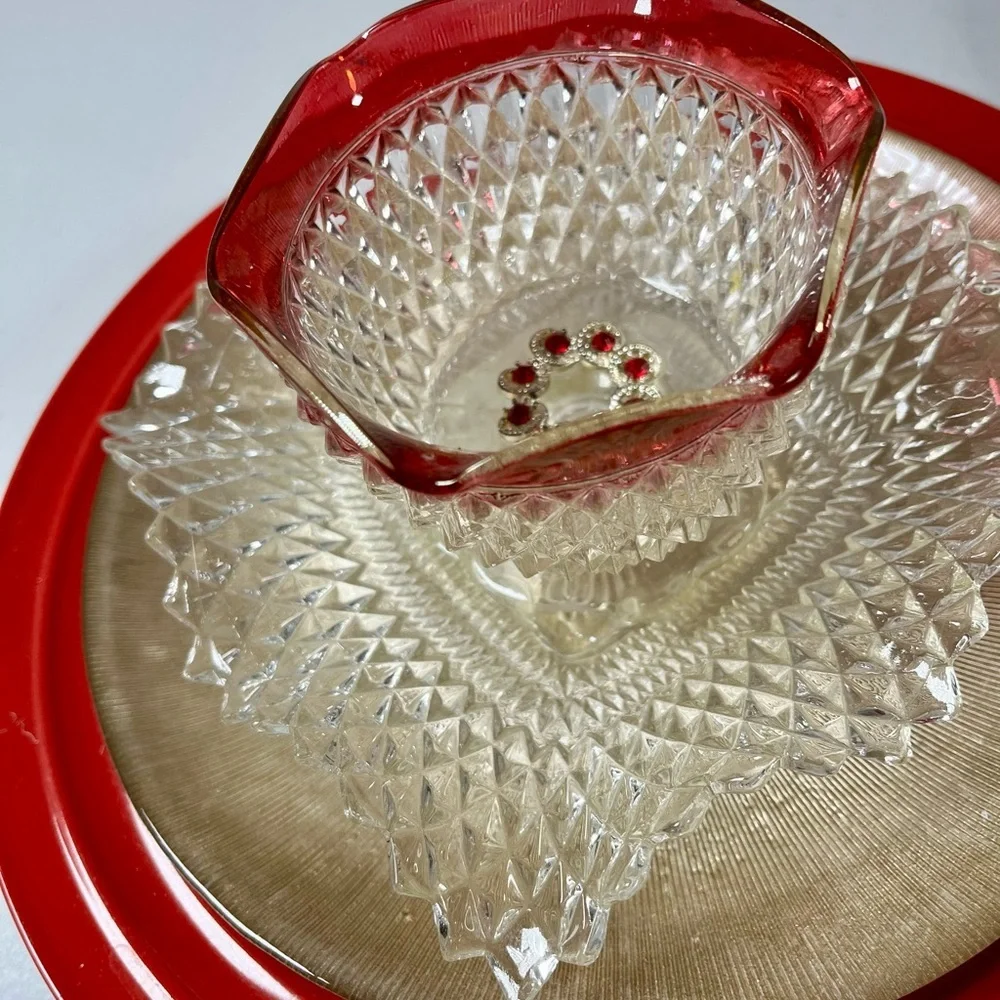 Glass Art Flower, 11 inches, red and Gold, Indiana Glass Diamond point glass - Picture 7 of 10